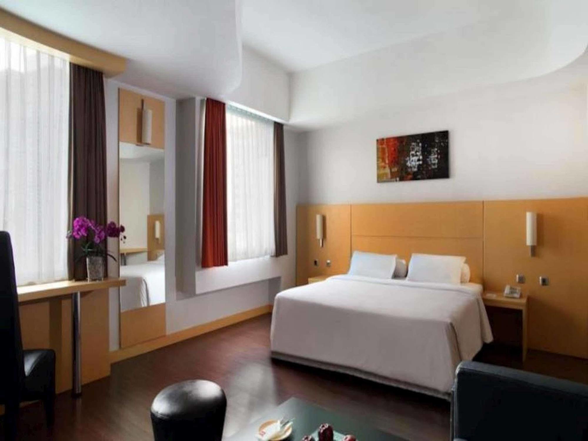 Ibis Arcadia 3*
